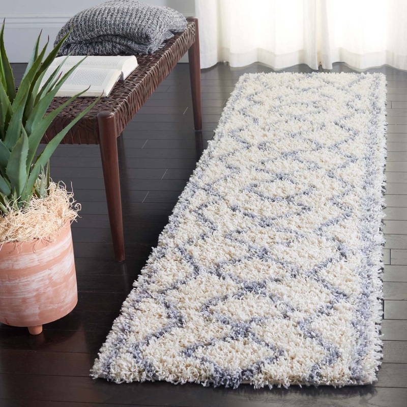 Safavieh Venus Shag 685 Rug, VNS685