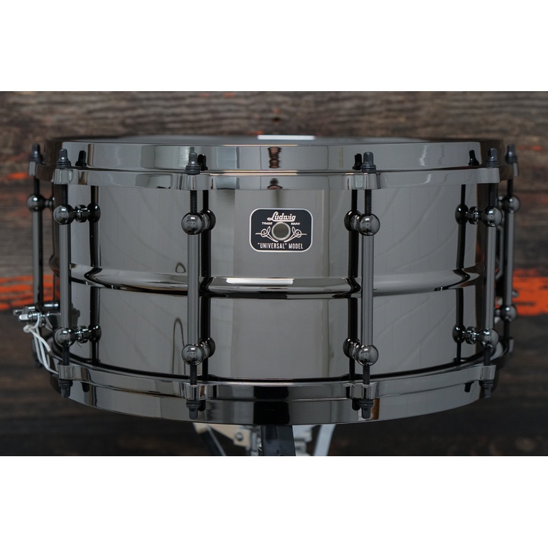 Ludwig 6.5x14" Universal "Back To Black" Brass Snare Drum - LU6514