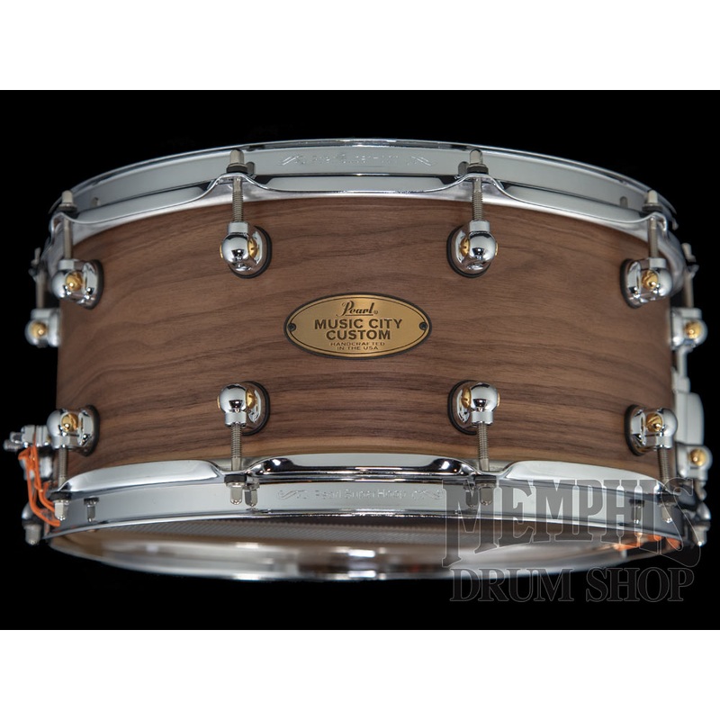Pearl 14x6.5 Music City Custom Solid Walnut Snare Drum