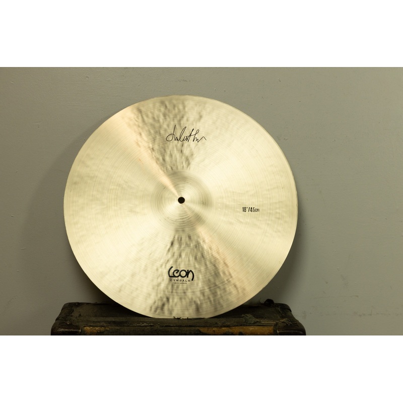 Leon 18" Vintage Medium Bell Regular Crash Cymbal 1430g