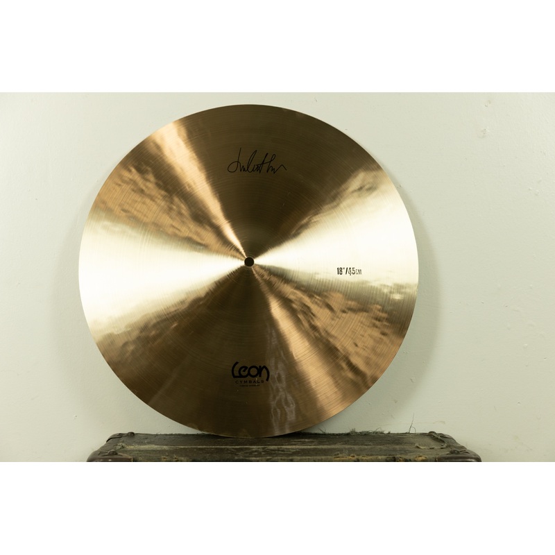 Leon 18" Vintage Medium Thin Crash Cymbal 1350g