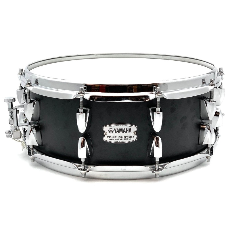Yamaha B-STOCK Tour Custom Maple Snare Drum 14x5.5 Licorice Satin