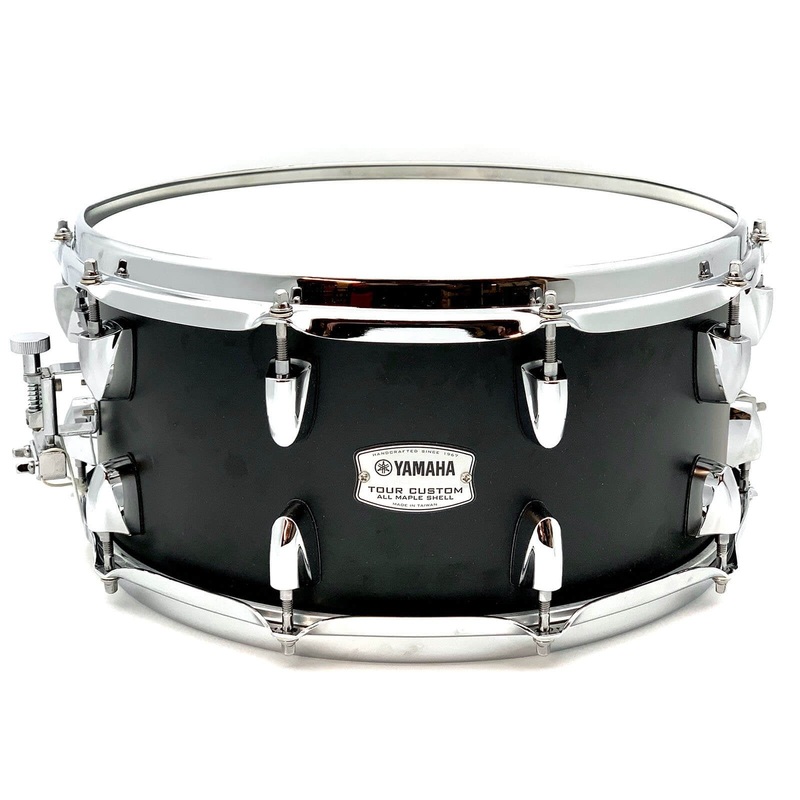Yamaha B-STOCK Tour Custom Maple Snare Drum 14x6.5 Licorice Satin